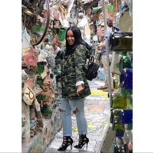 Hooded Camo Jacket. 💚🖤